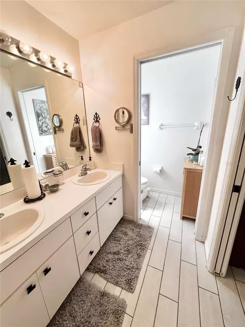 Bath - 32215 Fish Hook Loop, Wesley Chapel, FL 33545 photo 1 of 3