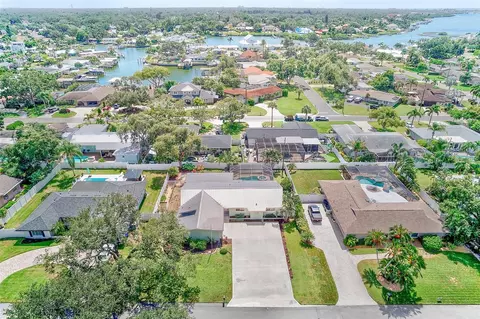 View/Area - 809 Jacaranda Dr, Largo, FL 33770 photo 5 of 10