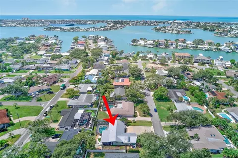 View/Area - 809 Jacaranda Dr, Largo, FL 33770 photo 8 of 10