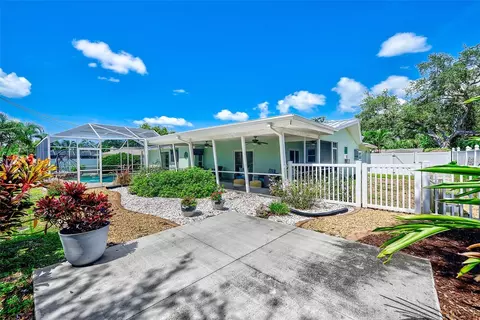 Exterior - 809 Jacaranda Dr, Largo, FL 33770 photo 15 of 15