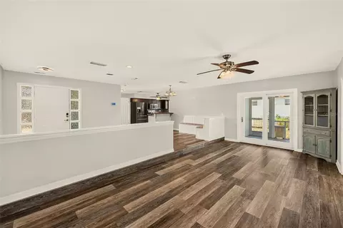 Living - 809 Jacaranda Dr, Largo, FL 33770 photo 7 of 7
