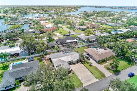 View/Area - 809 Jacaranda Dr, Largo, FL 33770 photo 6 of 10