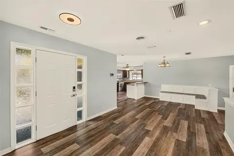 Entry Way - 809 Jacaranda Dr, Largo, FL 33770 photo 1 of 2