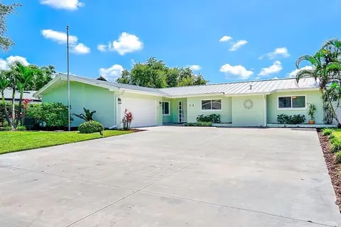 Other - 809 Jacaranda Dr, Largo, FL 33770 photo 6 of 7