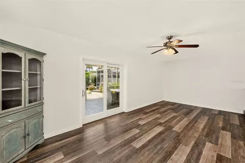 Living - 809 Jacaranda Dr, Largo, FL 33770 photo 3 of 7