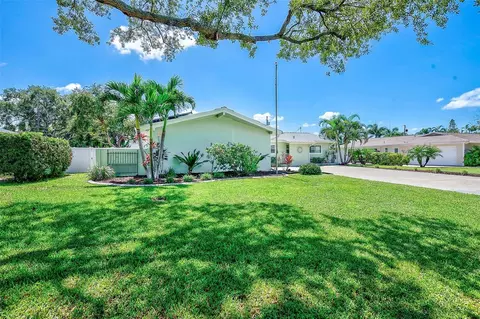 Exterior - 809 Jacaranda Dr, Largo, FL 33770 photo 5 of 15