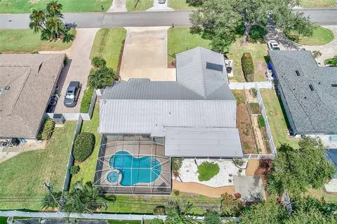 View/Area - 809 Jacaranda Dr, Largo, FL 33770 photo 2 of 10