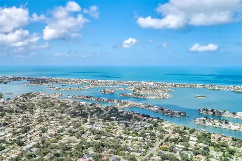 View/Area - 809 Jacaranda Dr, Largo, FL 33770 photo 9 of 10
