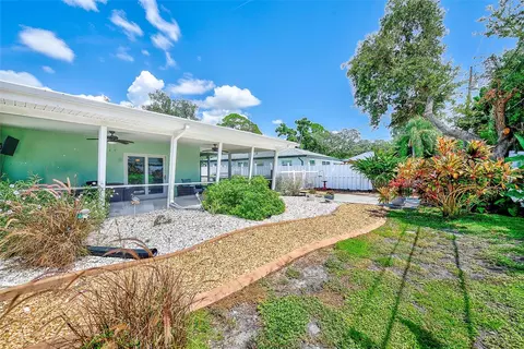 Exterior - 809 Jacaranda Dr, Largo, FL 33770 photo 14 of 15