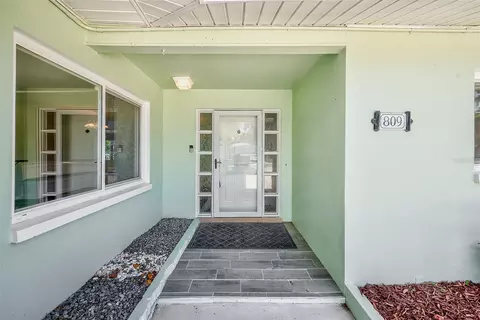 Exterior - 809 Jacaranda Dr, Largo, FL 33770 photo 3 of 15