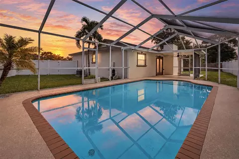 7892 Sundown Dr N, Saint Petersburg, FL 33709