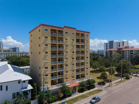 316 8th St S #703, Saint Petersburg, FL 33701