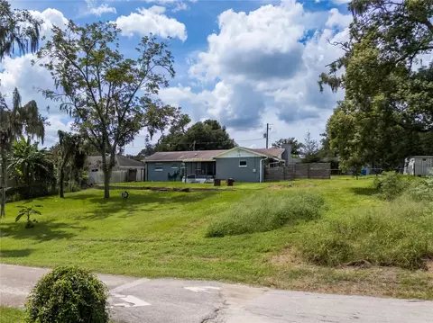 Exterior - 5217 Peach Ave, Seffner, FL 33584 photo 5 of 8
