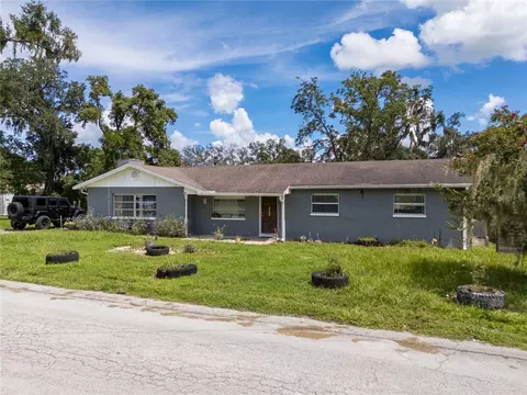 Exterior - 5217 Peach Ave, Seffner, FL 33584 photo 3 of 8