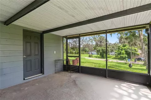 Exterior - 5217 Peach Ave, Seffner, FL 33584 photo 7 of 8