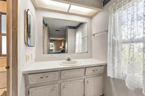 Bath - 764 Royal Palm Cir #764, Largo, FL 33778 photo 1 of 6