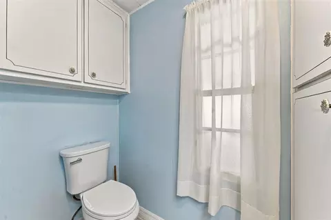 Bath - 764 Royal Palm Cir #764, Largo, FL 33778 photo 5 of 6