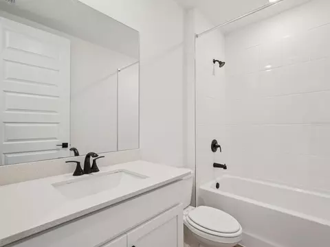 Bath - 10842 Budding Blossom Ct, Parrish, FL 34219 photo 2 of 2