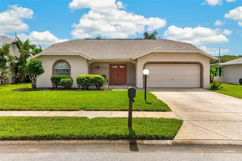 10707 Fallen Leaf Ln, Port Richey, FL 34668