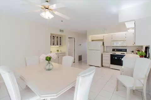 Dining - 2209 Utopian Dr E #207, Clearwater, FL 33763 photo 6 of 6