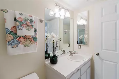 Bath - 2209 Utopian Dr E #207, Clearwater, FL 33763 photo 5 of 5