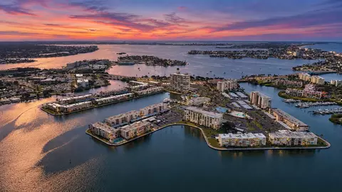 7300 Sun Island Dr S #1104, South Pasadena, FL 33707