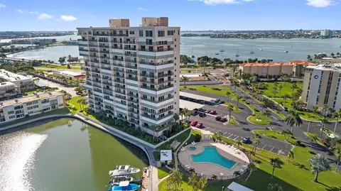 7300 Sun Island Dr S #1104, South Pasadena, FL 33707