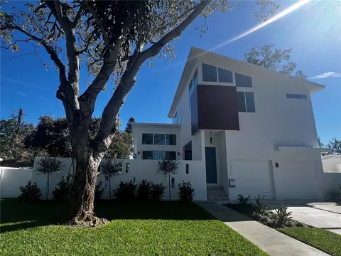 4440 Pompano Dr SE, Saint Petersburg, FL 33705