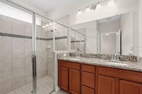 Bath - 12211 Blue Pacific Dr, Riverview, FL 33579 photo 2 of 3
