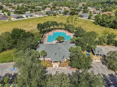 View/Area - 944 Old Windsor Way, Spring Hill, FL 34609 photo 4 of 5
