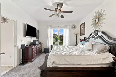 Bedroom - 944 Old Windsor Way, Spring Hill, FL 34609 photo 1 of 4