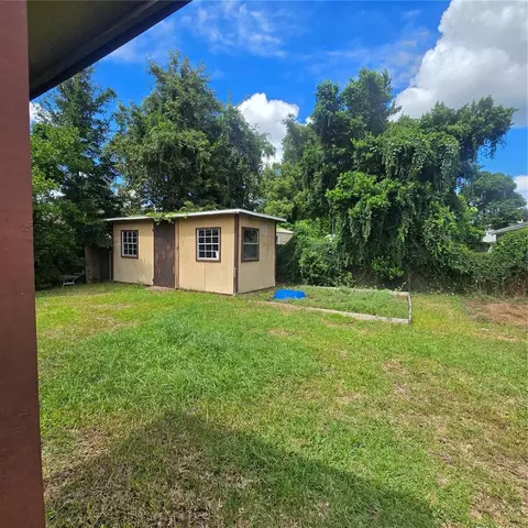 Exterior - 304 Palm Ave, Seffner, FL 33584 photo 6 of 10