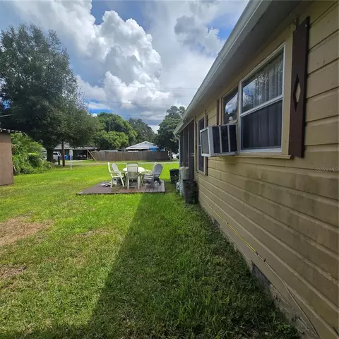 Exterior - 304 Palm Ave, Seffner, FL 33584 photo 9 of 10