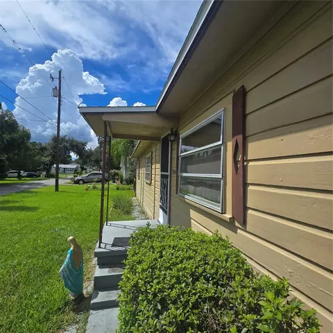 Exterior - 304 Palm Ave, Seffner, FL 33584 photo 3 of 10