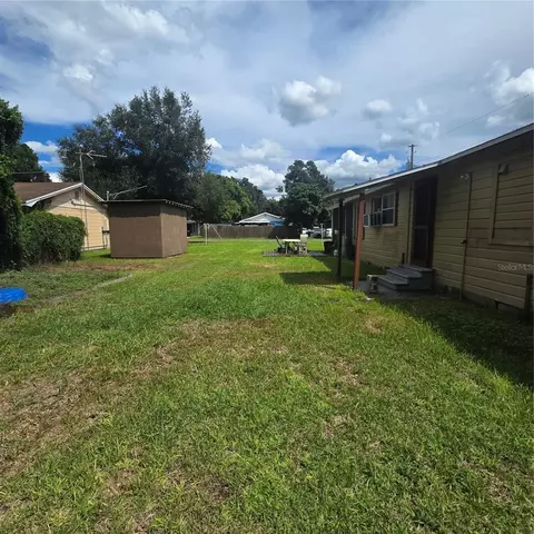 Exterior - 304 Palm Ave, Seffner, FL 33584 photo 7 of 10