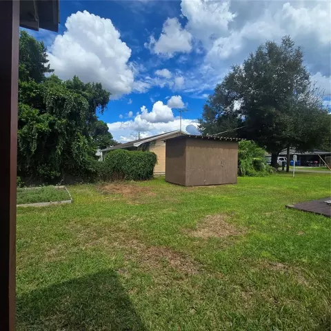 Exterior - 304 Palm Ave, Seffner, FL 33584 photo 5 of 10