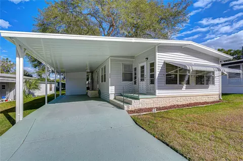 6128 Ridgewood Dr, Zephyrhills, FL 33542