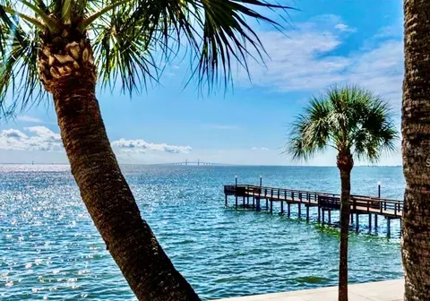650 Pinellas Point Dr S #240, Saint Petersburg, FL 33705