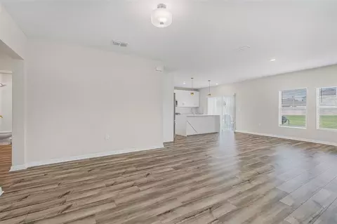 Living - 7653 Depot Loop, Parrish, FL 34219 photo 2 of 8