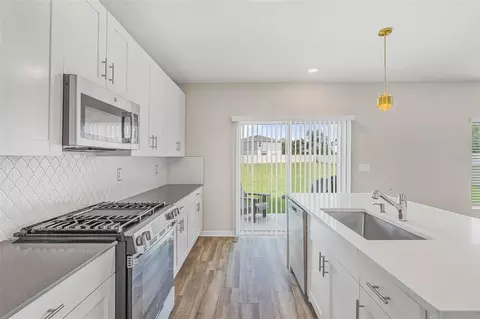 Kitchen - 7653 Depot Loop, Parrish, FL 34219 photo 5 of 7