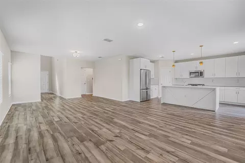 Living - 7653 Depot Loop, Parrish, FL 34219 photo 3 of 8