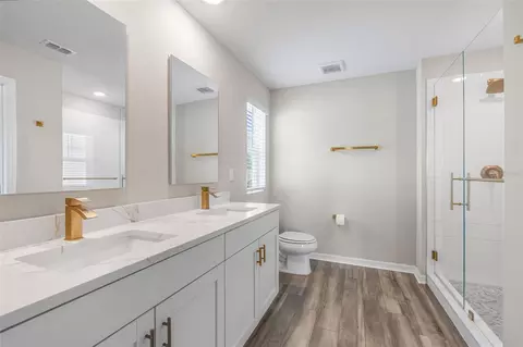 Bath - 7653 Depot Loop, Parrish, FL 34219 photo 3 of 4