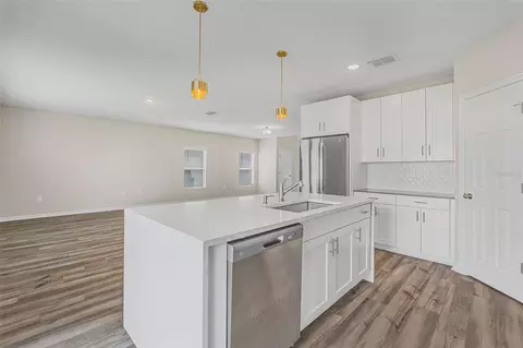 Kitchen - 7653 Depot Loop, Parrish, FL 34219 photo 4 of 7