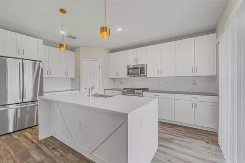 Kitchen - 7653 Depot Loop, Parrish, FL 34219 photo 2 of 7