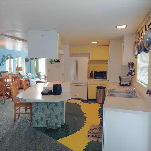 Kitchen - 20182 Cot Rd #505, Lutz, FL 33558 photo 5 of 5