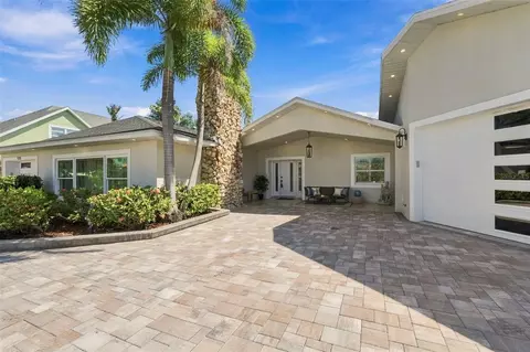 3905 Fontainebleau Dr, Tampa, FL 33634
