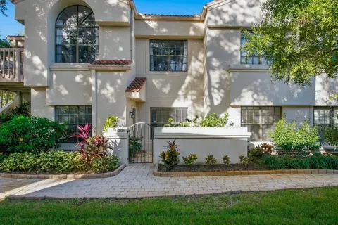 301 Los Prados Dr #301, Safety Harbor, FL 34695