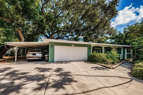 499 Jewel Ct, Belleair Bluffs, FL 33770