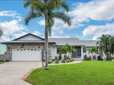 743 Kingston Ct, Apollo Beach, FL 33572