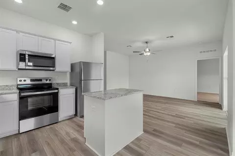 Kitchen - 13359 Tula Loop, Astatula, FL 34705 photo 2 of 3